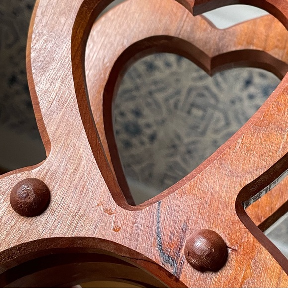 Vintage wooden heart napkin/letter holder rustic cabincore - Picture 11 of 12